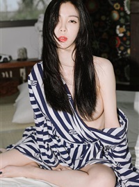 Korean girl model Kim white sling(7)